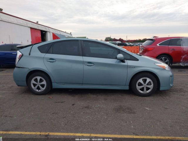 Toyota Prius Two Image 4