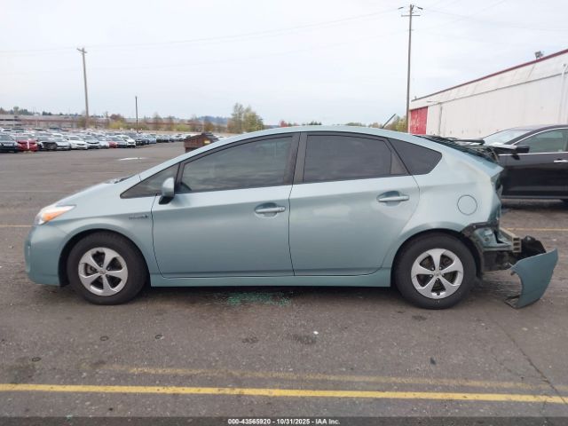 Toyota Prius Two Image 15