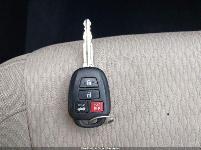 Toyota Corolla Le Image 5