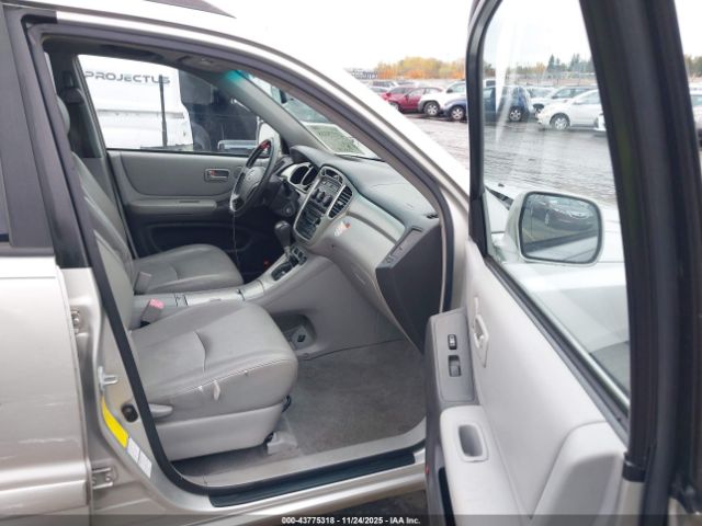 Toyota Highlander V6 Image 9