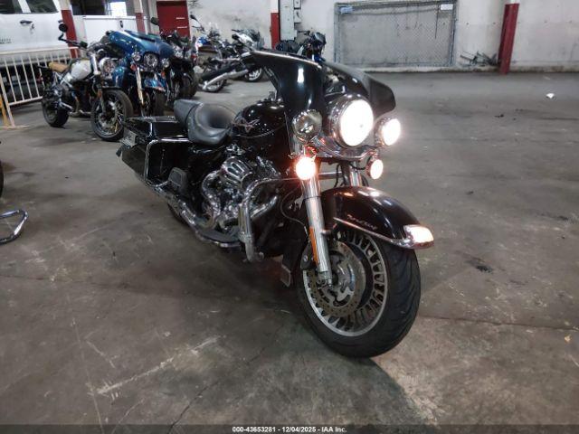  Salvage Harley-Davidson Flhr