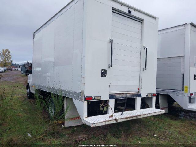 Chevrolet Express 4500 Image 3