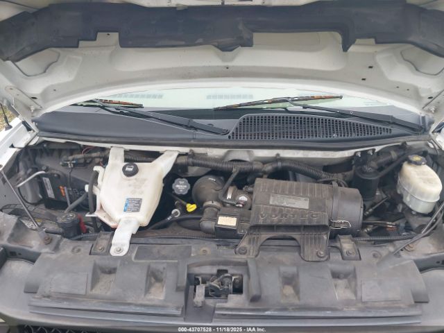 Chevrolet Express 4500 Image 8