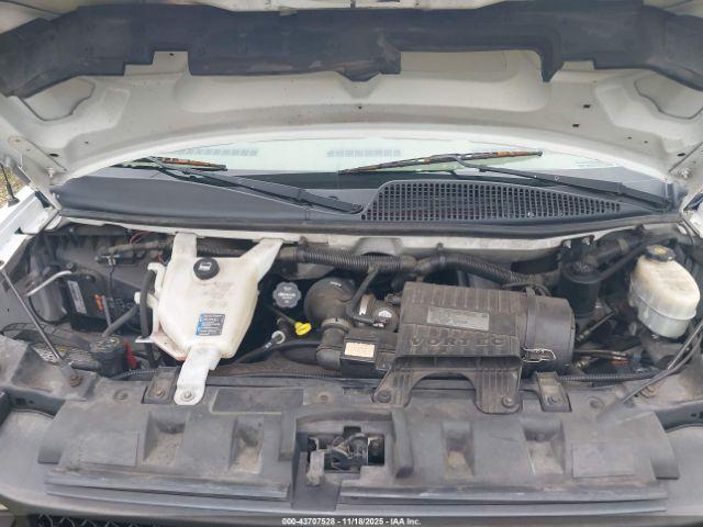 Chevrolet Express 4500 Image 8