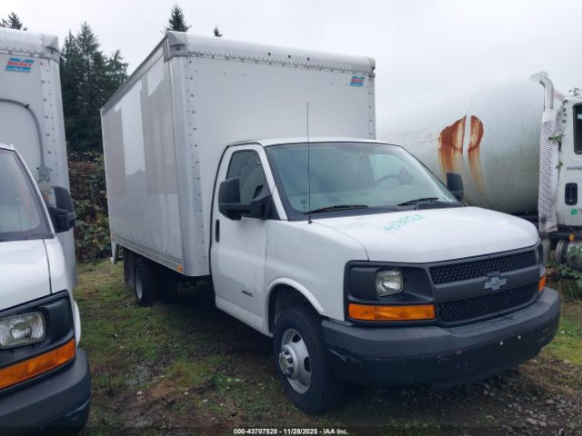 Chevrolet Express 4500 Image 11