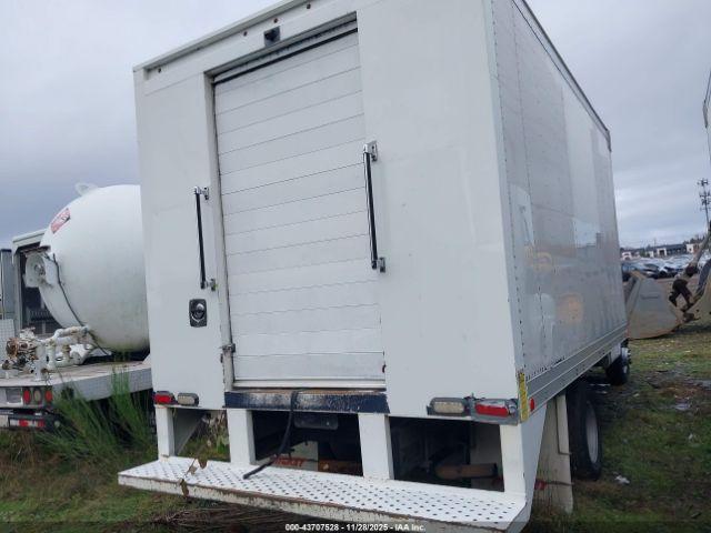 Chevrolet Express 4500 Image 14