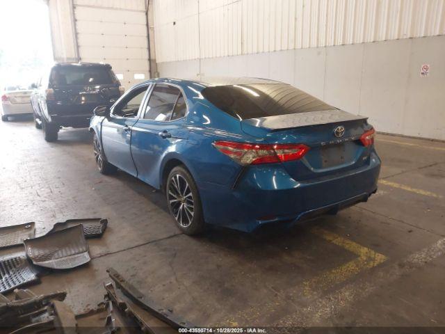 Toyota Camry Se Image 14