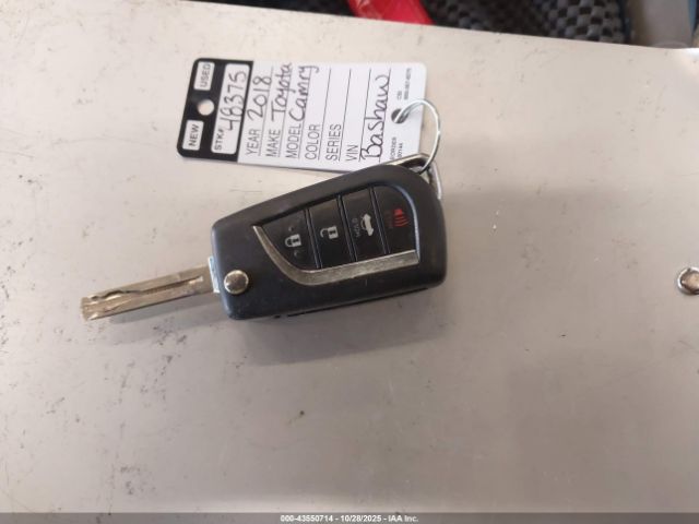 Toyota Camry Se Image 13