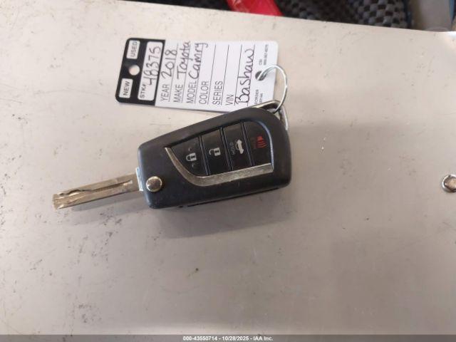 Toyota Camry Se Image 13