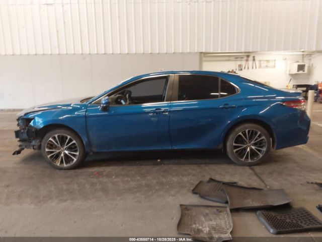 Toyota Camry Se Image 15