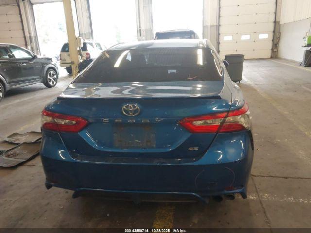 Toyota Camry Se Image 2