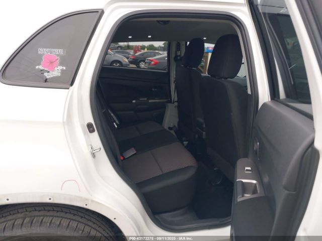 Mitsubishi Outlander 2.0 Es Image 2