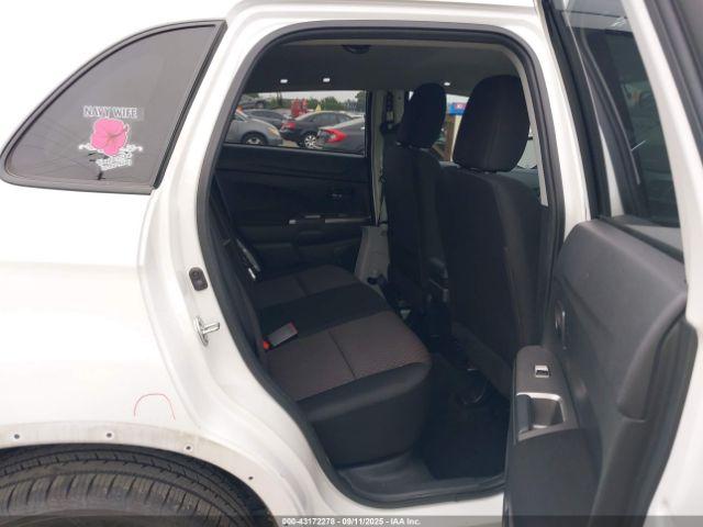 Mitsubishi Outlander 2.0 Es Image 2