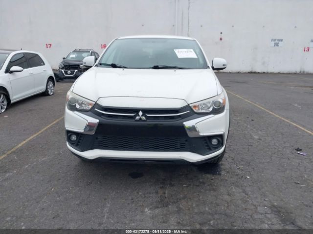 Mitsubishi Outlander 2.0 Es Image 10
