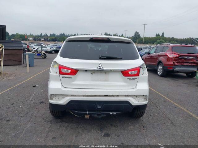 Mitsubishi Outlander 2.0 Es Image 16