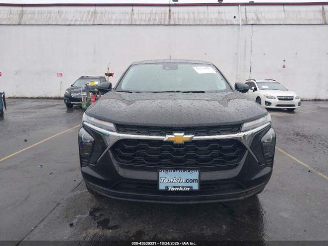 Chevrolet Trax Fwd Ls Image 2
