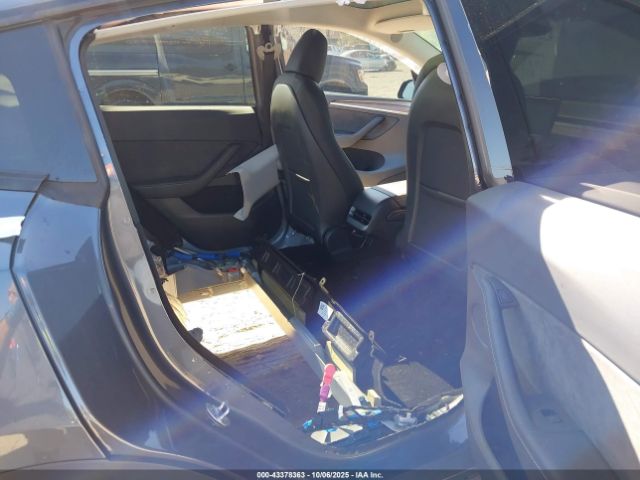 Tesla Model Y Performance Dual Motor All-wheel Drive Image 11