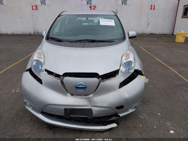 Nissan LEAF S Image 8