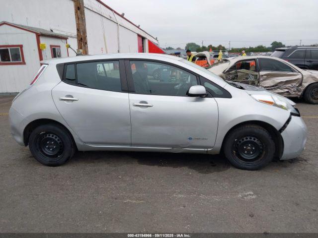 Nissan LEAF S Image 11