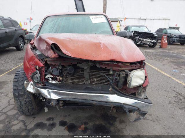 Toyota Tacoma Image 16