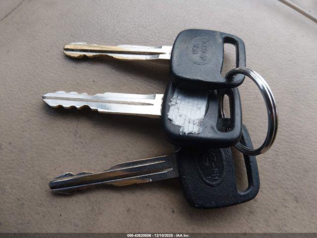 Toyota Tacoma Image 2