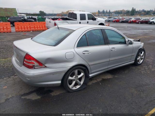 Mercedes-Benz C-Class Kompressor Sport Image 2