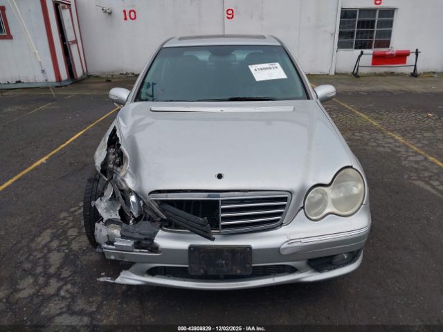 Mercedes-Benz C-Class Kompressor Sport Image 10