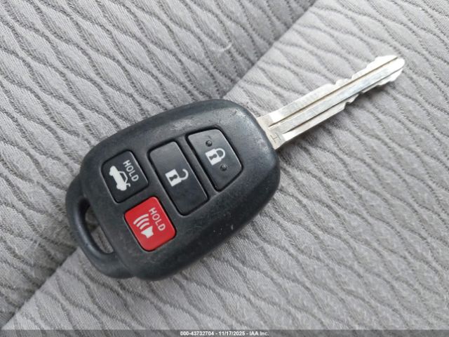 Toyota Corolla Le Plus Image 12