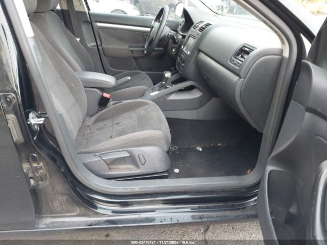 Volkswagen Jetta S Image 16