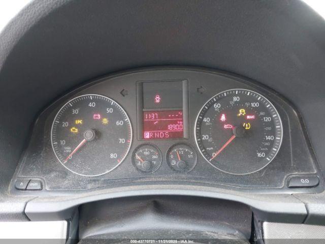 Volkswagen Jetta S Image 7