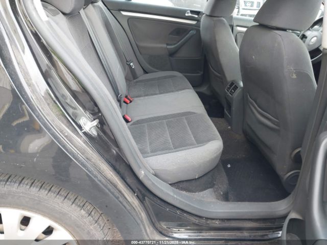 Volkswagen Jetta S Image 2