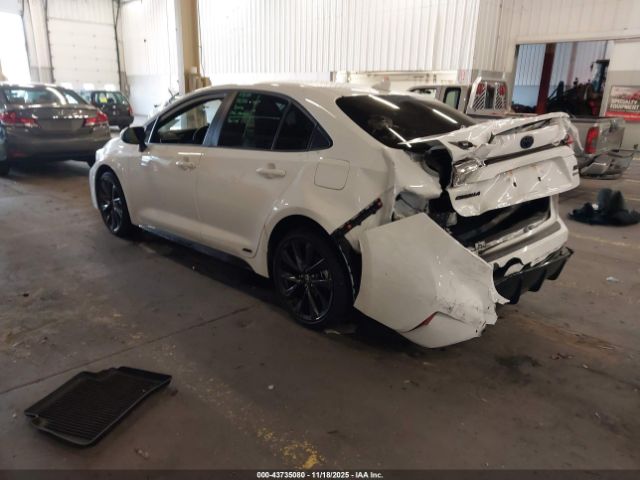 Toyota Corolla Hybrid Se Image 2