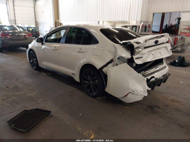 Toyota Corolla Hybrid Se Image 2