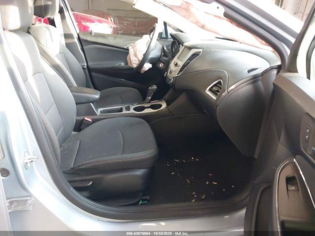 Chevrolet Cruze Ls Auto Image 2