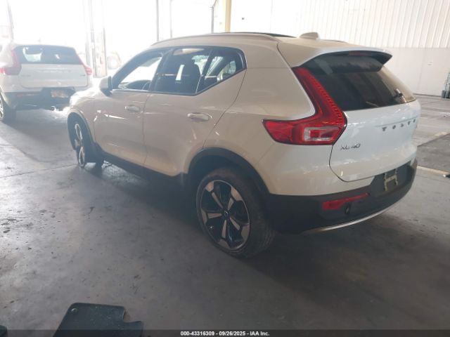Volvo XC40 T5 Momentum Image 10