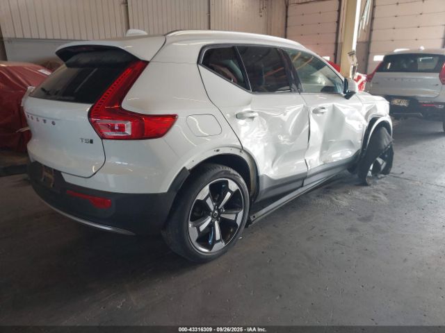 Volvo XC40 T5 Momentum Image 8