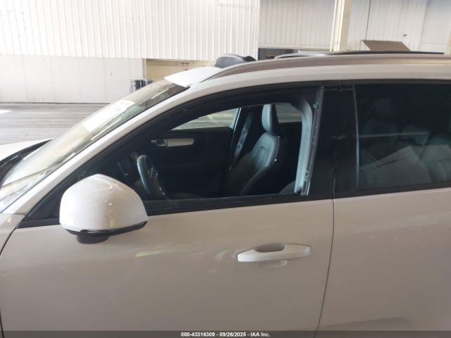 Volvo XC40 T5 Momentum Image 9