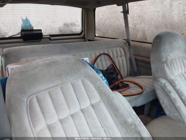 Chevrolet Blazer K1500 Image 8