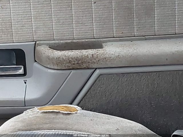 Chevrolet Blazer K1500 Image 3