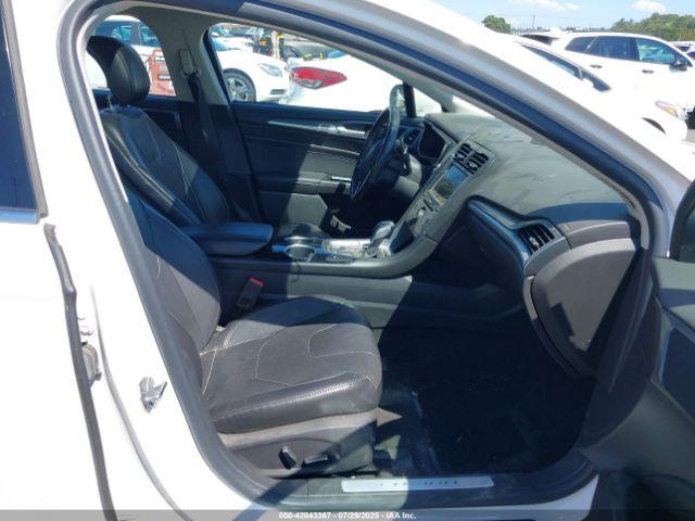 Ford Fusion Titanium Image 2