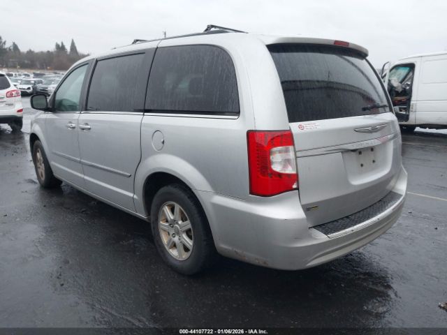 Chrysler Town & Country Touring Image 2