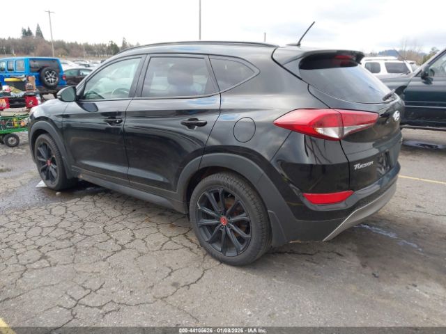Hyundai TUCSON Night Image 11