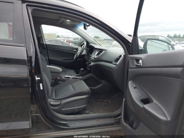 Hyundai TUCSON Night Image 10