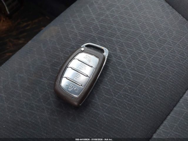 Hyundai TUCSON Night Image 4