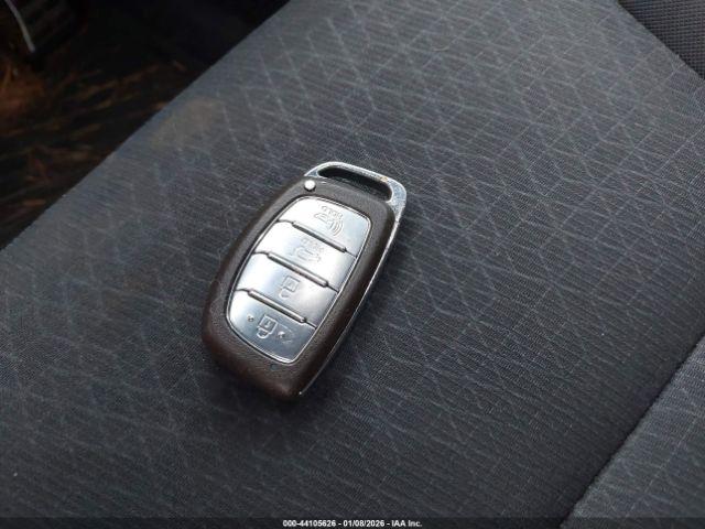 Hyundai TUCSON Night Image 4