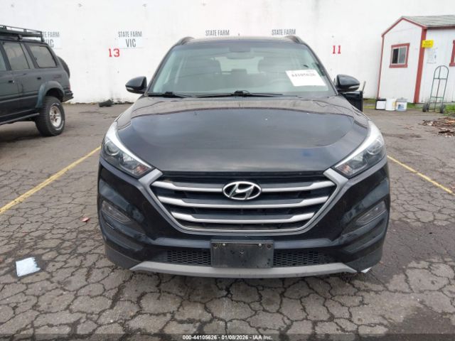 Hyundai TUCSON Night Image 9