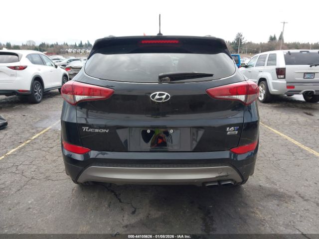 Hyundai TUCSON Night Image 3