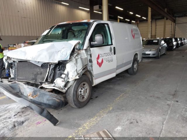 Chevrolet Express Image 13