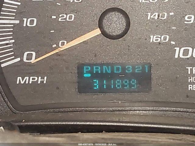 Chevrolet Express Image 8