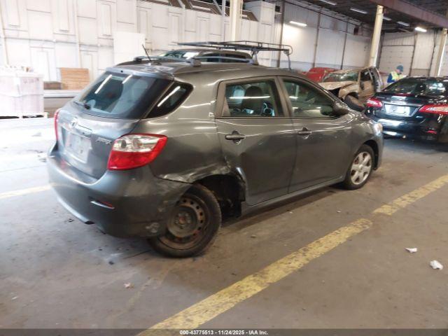 Toyota Matrix Image 12